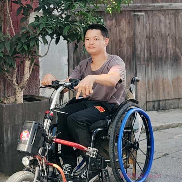 33岁岁湖北单身帅哥 - 昌吉吉缘网